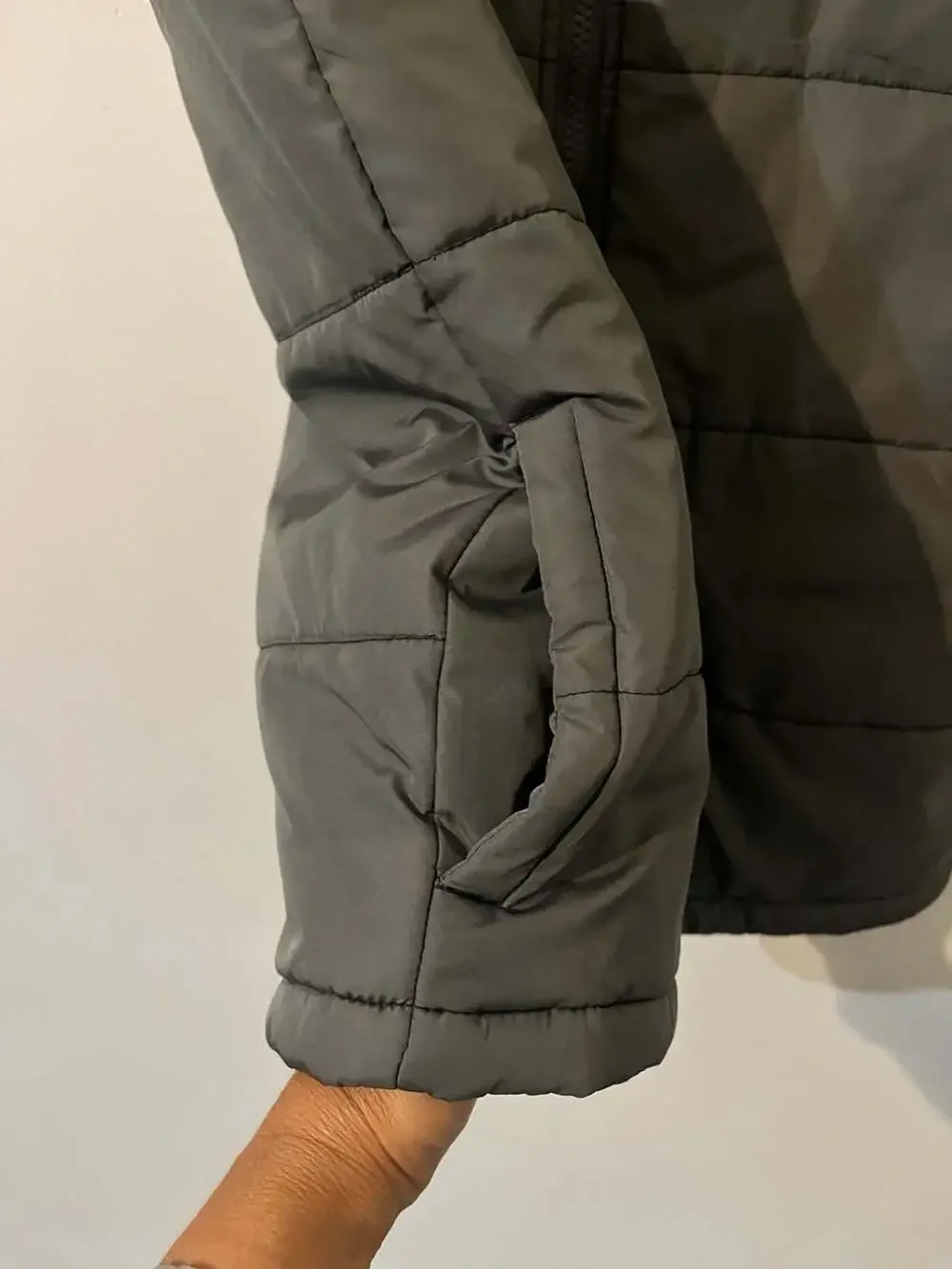 003-0062 Crown & Ivy youth  Black and Gray Colorblock Puffer Vest